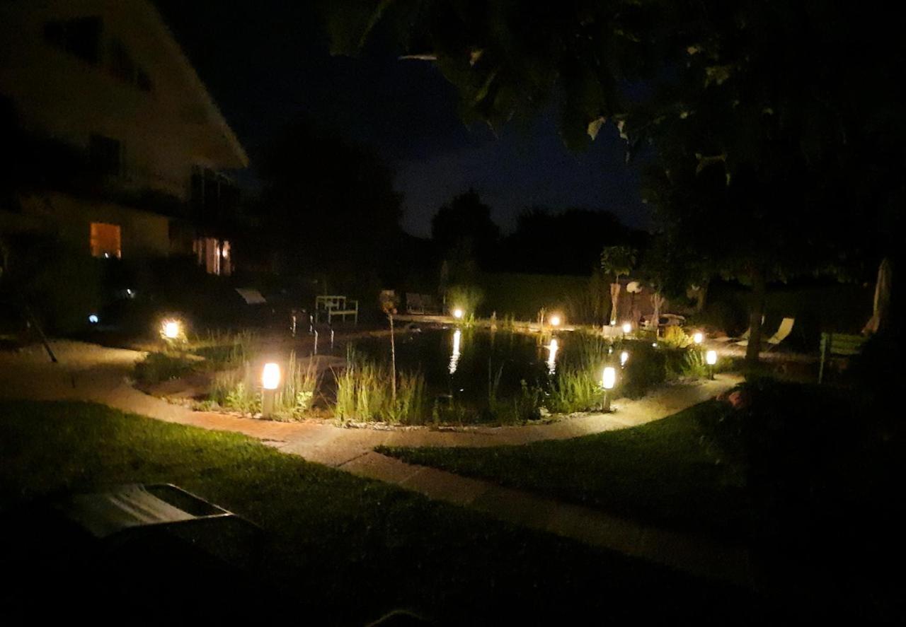 Garden Paradise Bled Apartments - Garden, Pond And Castle View מראה חיצוני תמונה