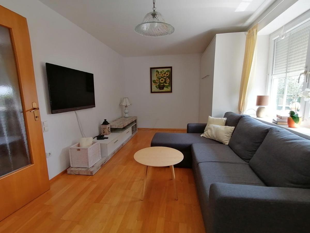 Garden Paradise Bled Apartments - Garden, Pond And Castle View מראה חיצוני תמונה