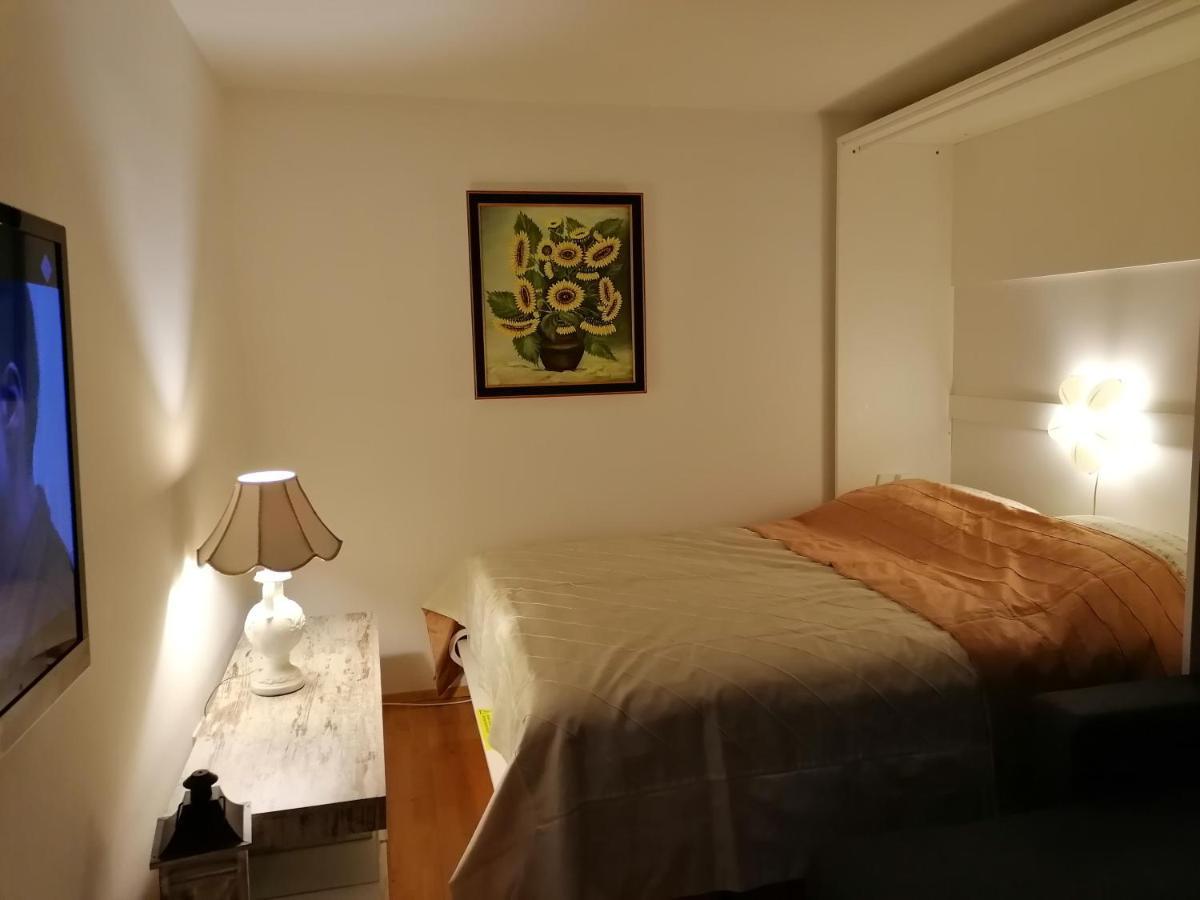 Garden Paradise Bled Apartments - Garden, Pond And Castle View מראה חיצוני תמונה