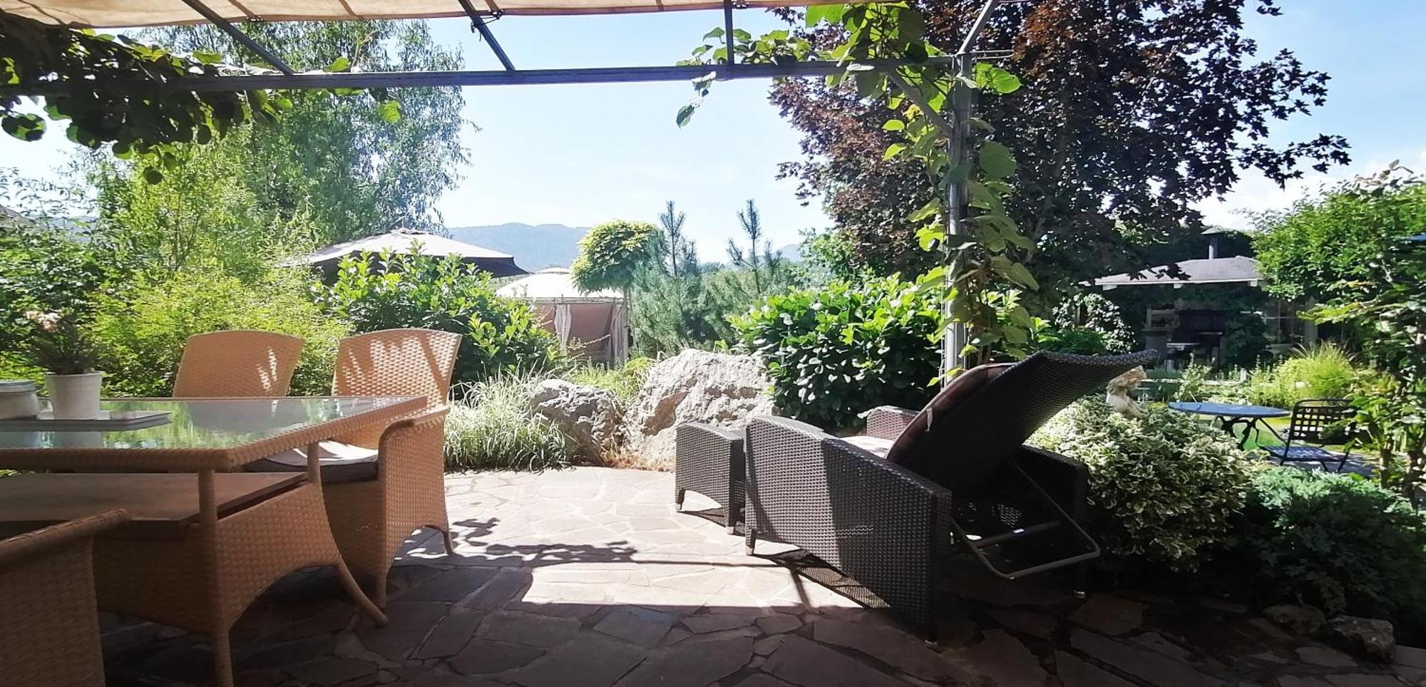 Garden Paradise Bled Apartments - Garden, Pond And Castle View מראה חיצוני תמונה
