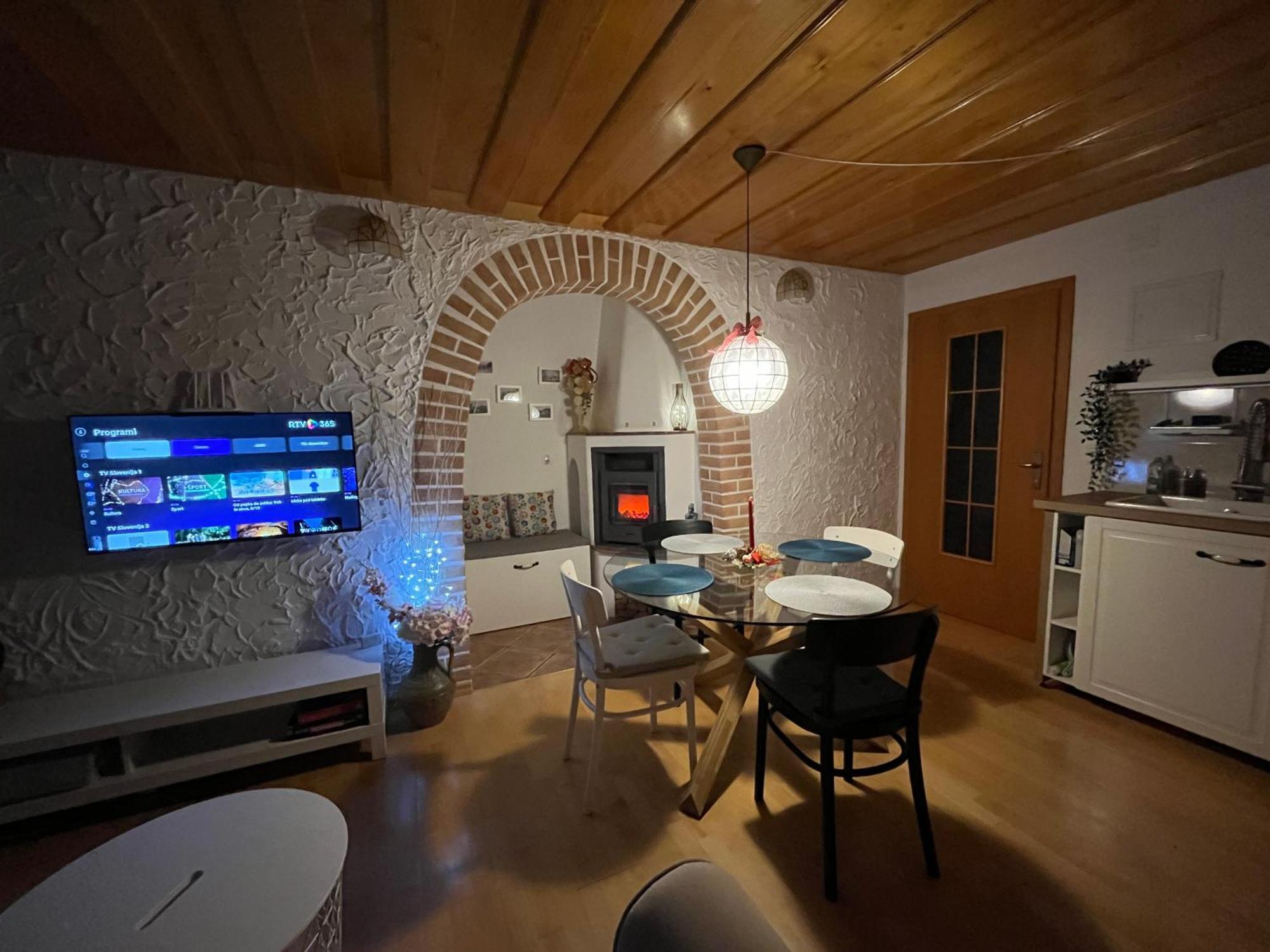 Garden Paradise Bled Apartments - Garden, Pond And Castle View מראה חיצוני תמונה