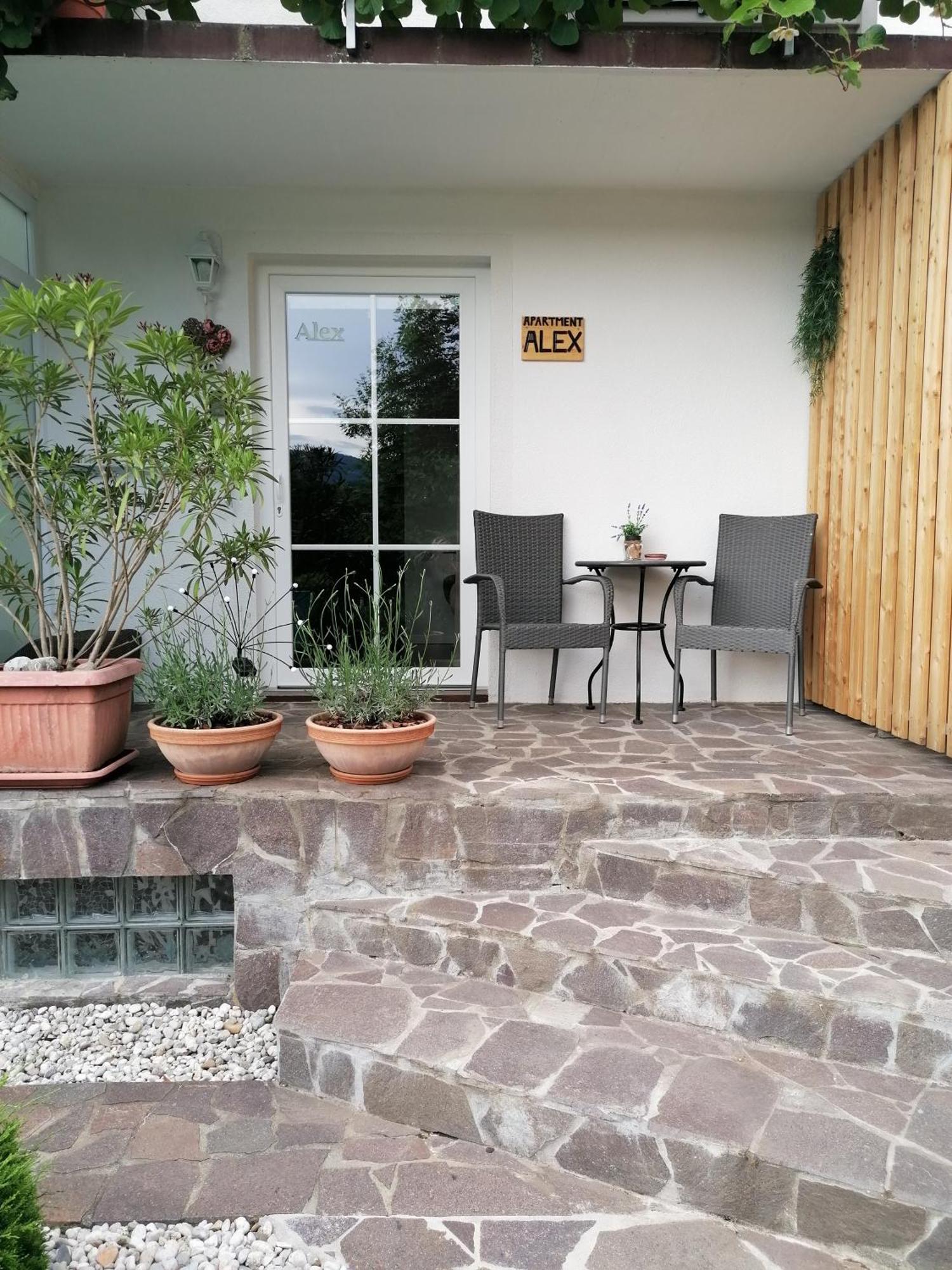 Garden Paradise Bled Apartments - Garden, Pond And Castle View מראה חיצוני תמונה