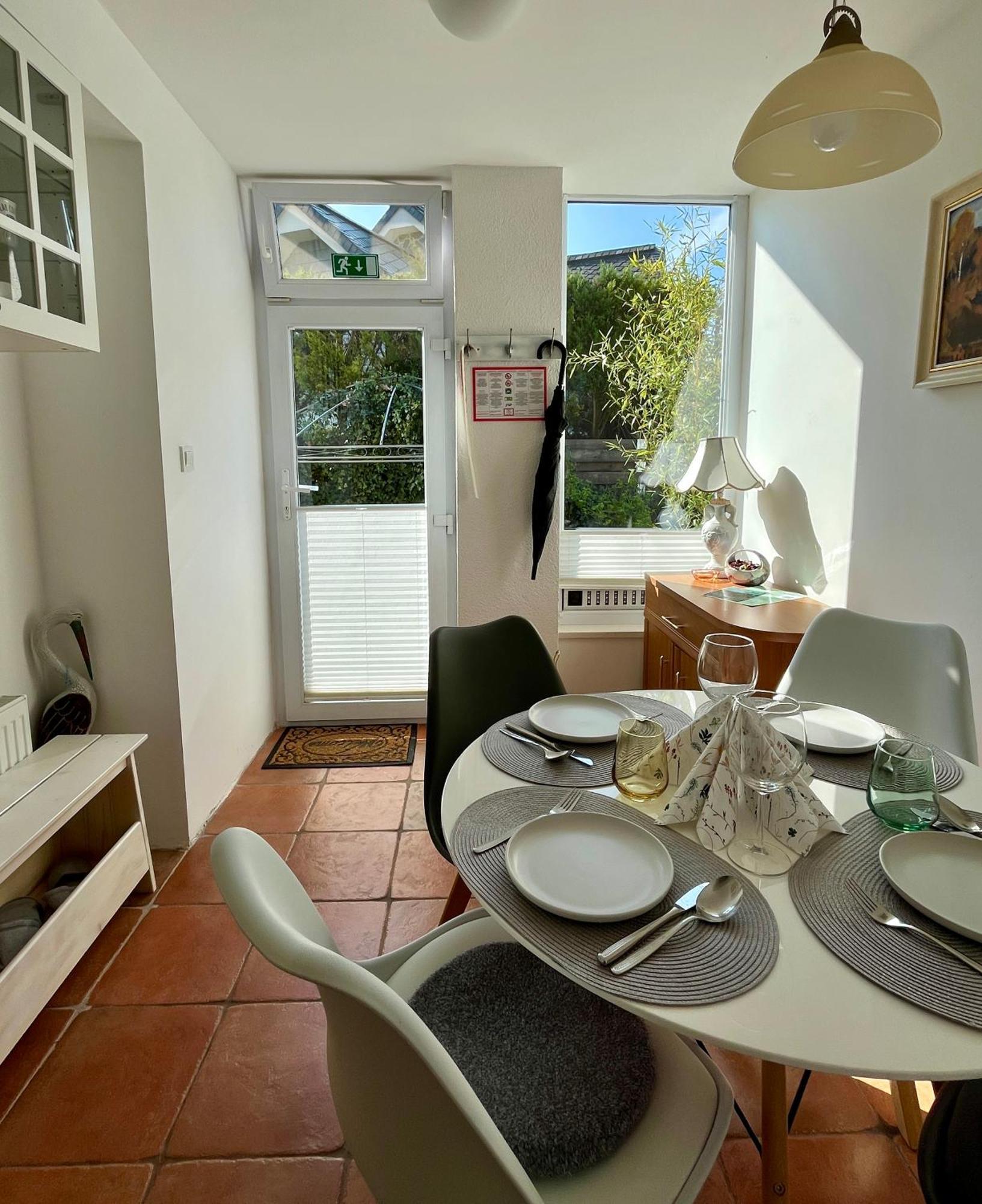 Garden Paradise Bled Apartments - Garden, Pond And Castle View חדר תמונה